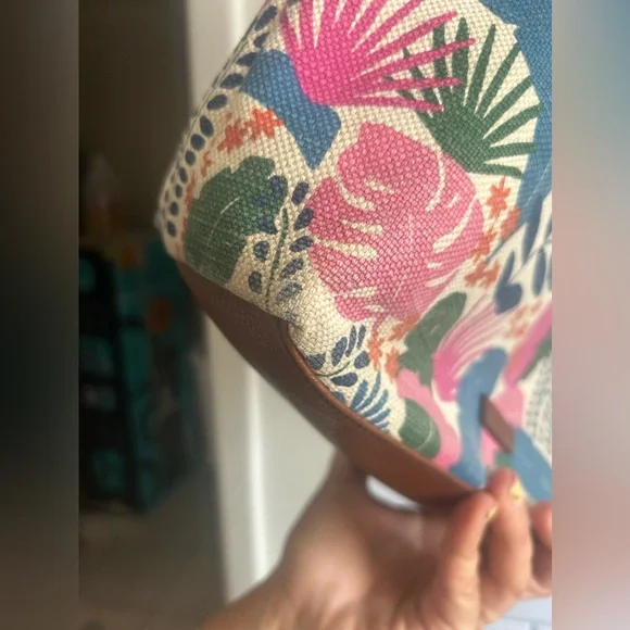 Fóssil Floral Sholder Large bag/ Tote  / Greem/ Blue/ pink - Picture 7 of 12